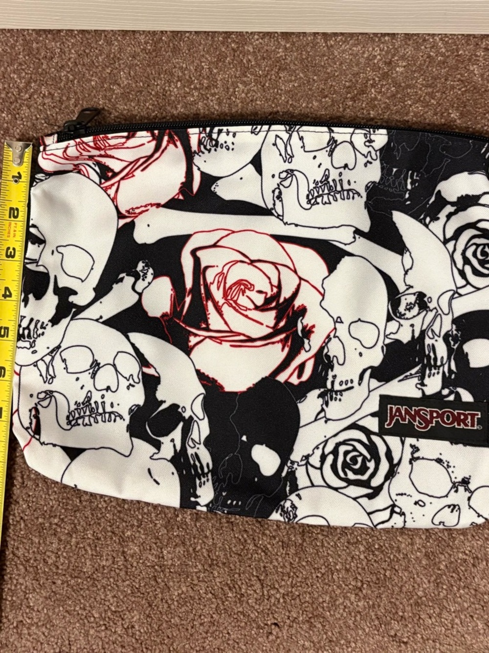 Jansport Skull and Roses Ditty Bag - Picture 5 of 8